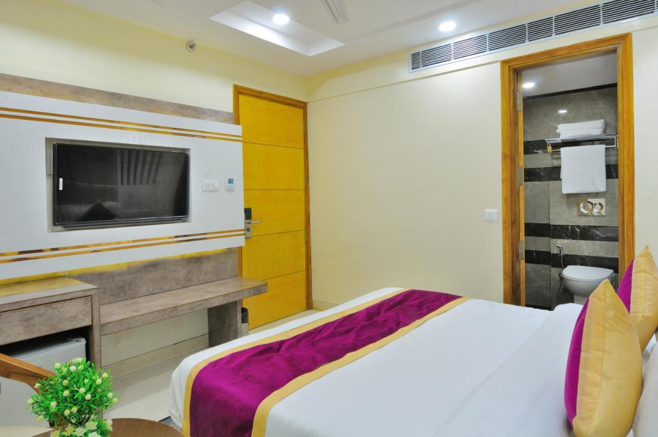 Hotel Worth Newly Bulit - New Delhi Luaran gambar